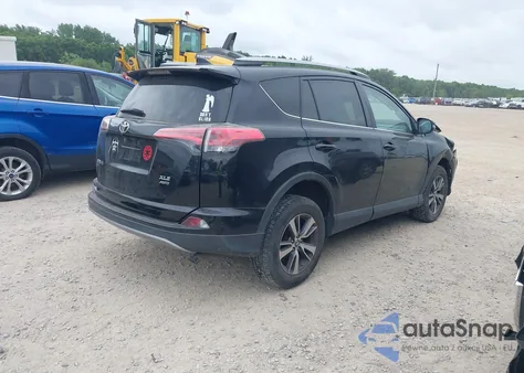 2018 Toyota Rav4 Xle z USA, uszkodzony, nr VIN 2T3RFREV6JW763345
